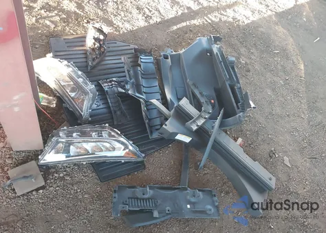 2021 Toyota Rav4 Xle Premium z USA, uszkodzony, nr VIN 2T3A1RFV2MC256412